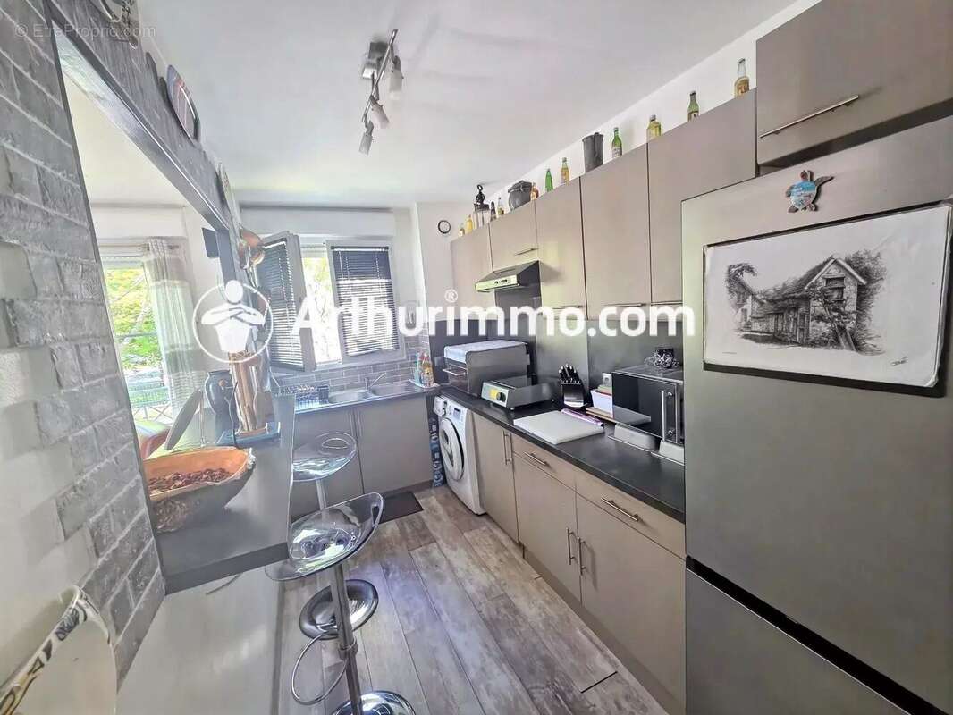 Appartement à SAVIGNY-LE-TEMPLE
