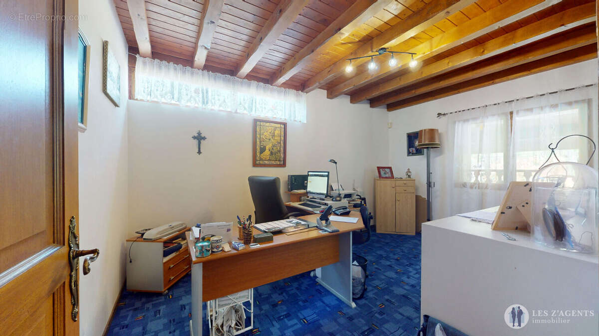 Maison à SAINT-THIBAUD-DE-COUZ