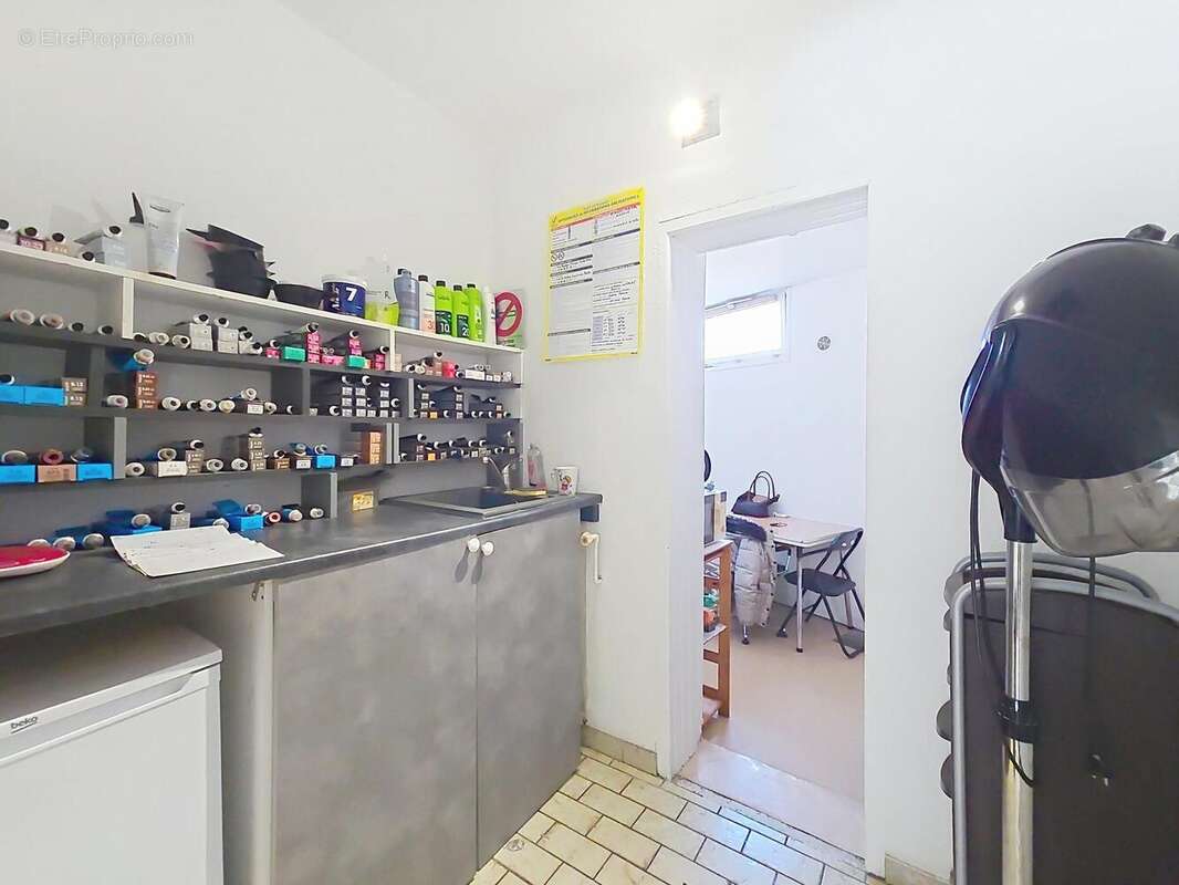 Photo 3 - Commerce à SAINTES