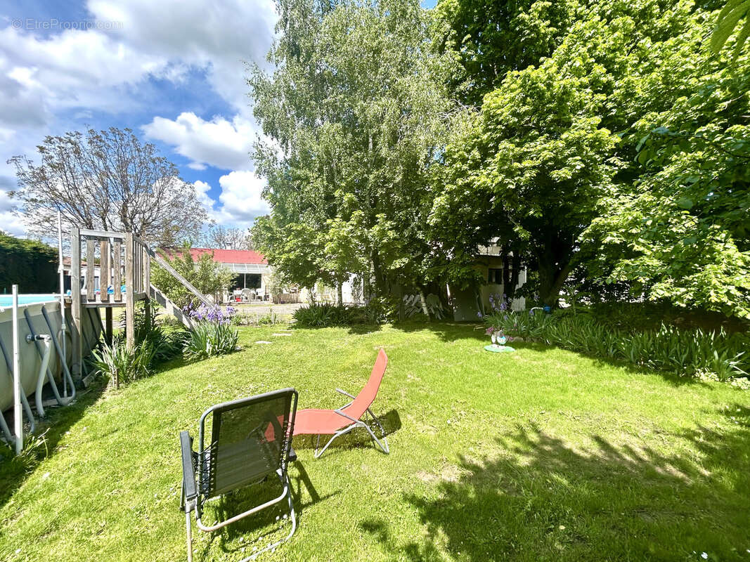 Maison à SURY-LE-COMTAL