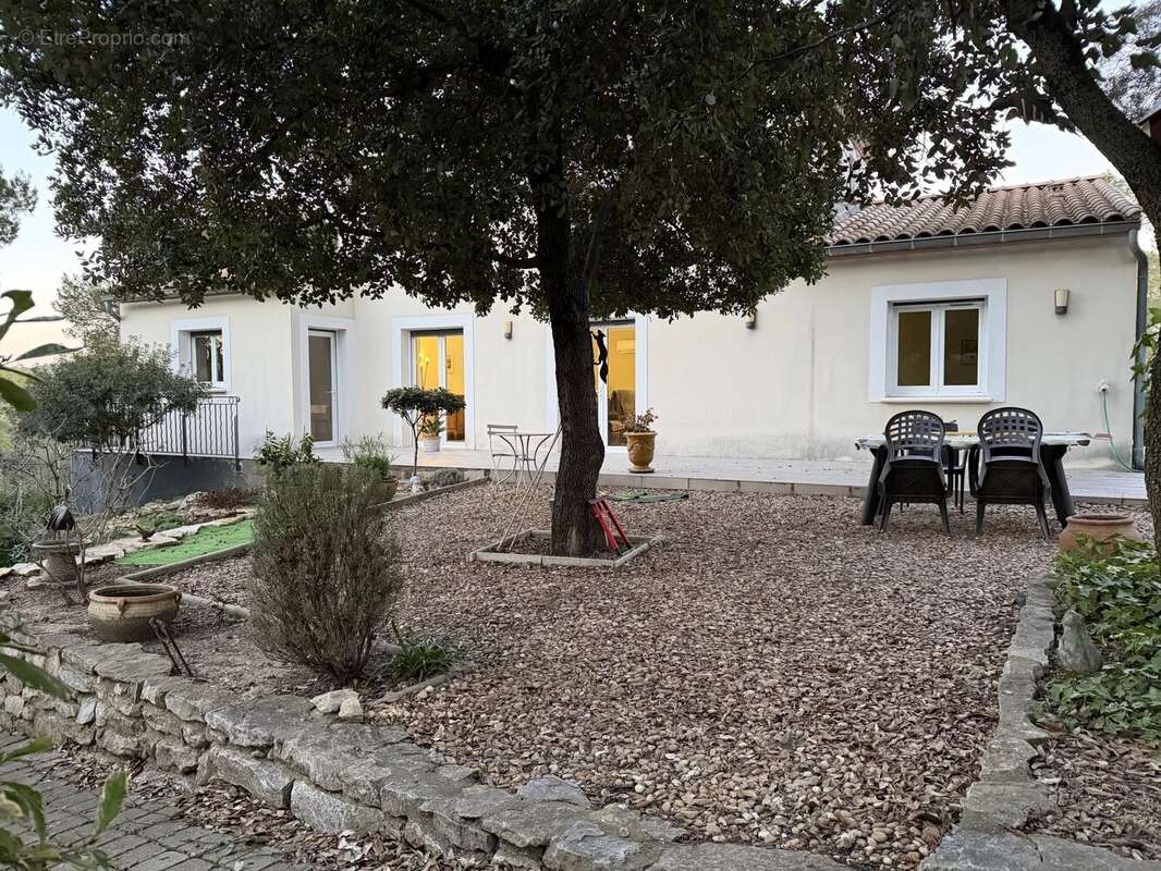 Maison à CAVEIRAC