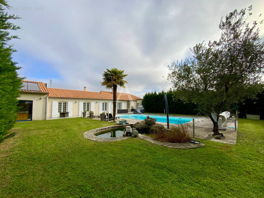 Maison à SAINT-SAVINIEN