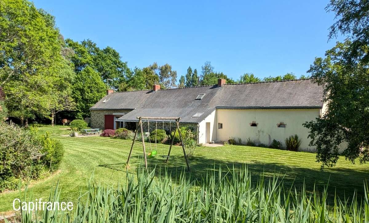 Maison en pierre – PLESSE – 165 m² – Terrain 9 000 m² – Proximité N137 - photo 4