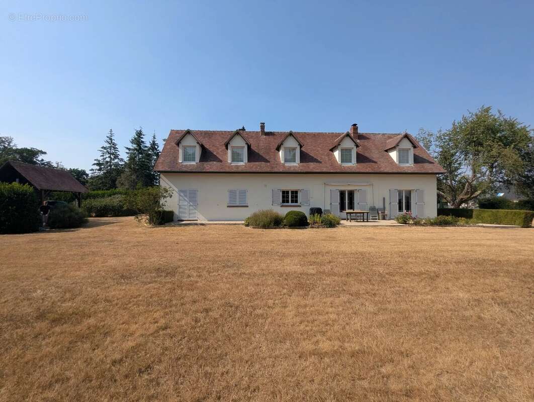 Maison de 218 m² sur une superbe parcelle de 15 948 m² - photo 21