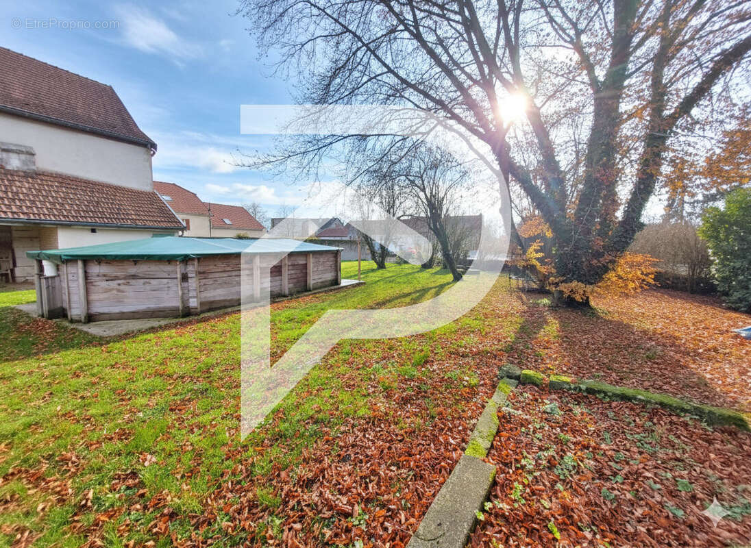 Maison à BLESSONVILLE