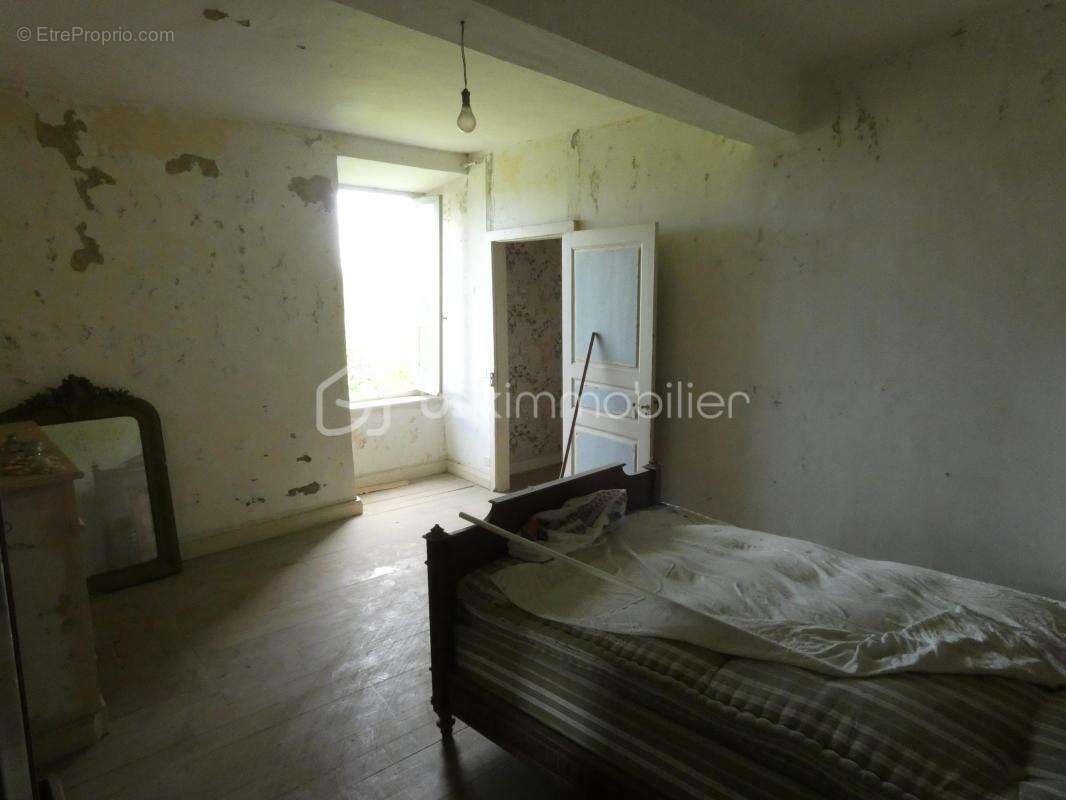 Maison mitoyenne de 75 m2 à rénover - photo 5