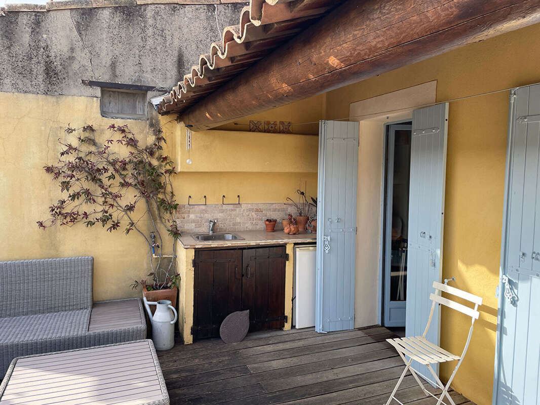 Maison à LA ROQUE-D'ANTHERON