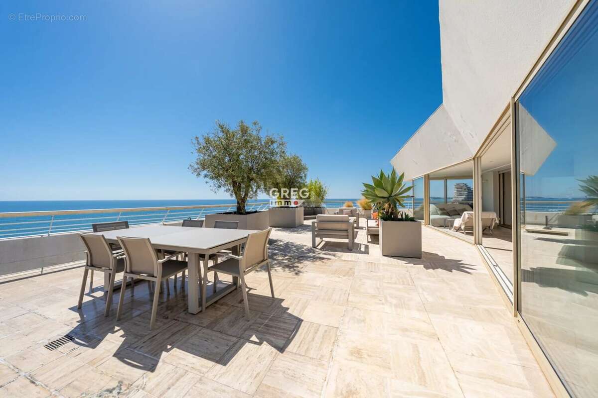 Appartement à VILLENEUVE-LOUBET