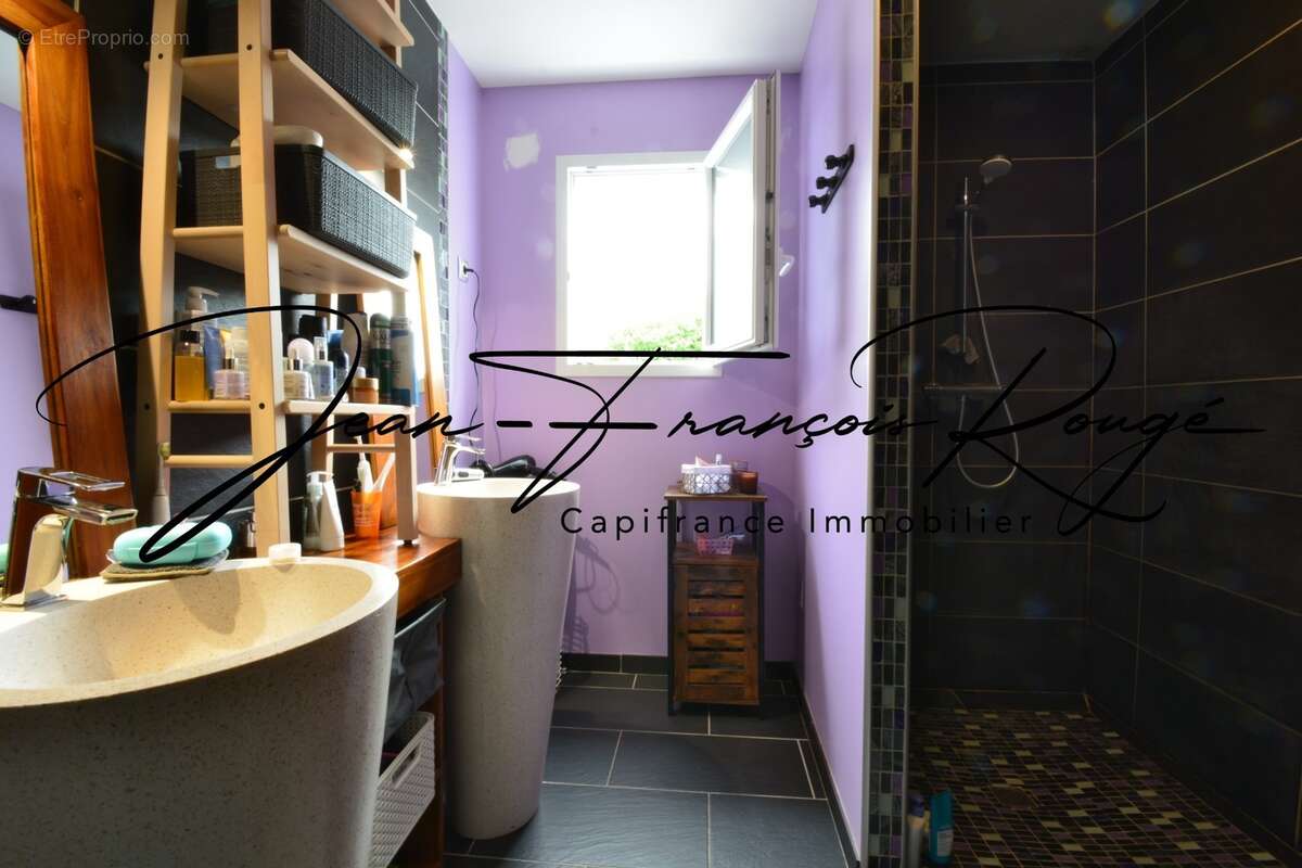 Magnifique plain-pied de 200 m² proche des commerces à Marigny le Lozon !!! - photo 18