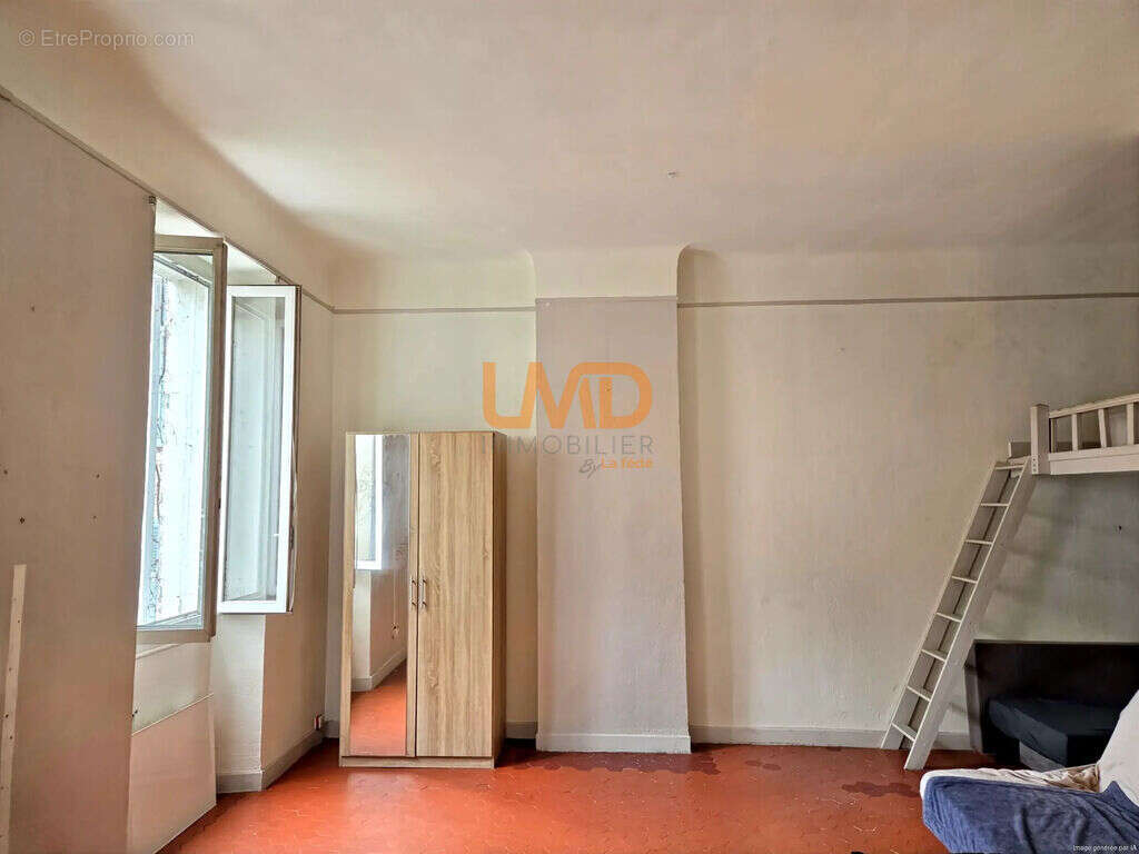 Appartement à MARSEILLE-4E
