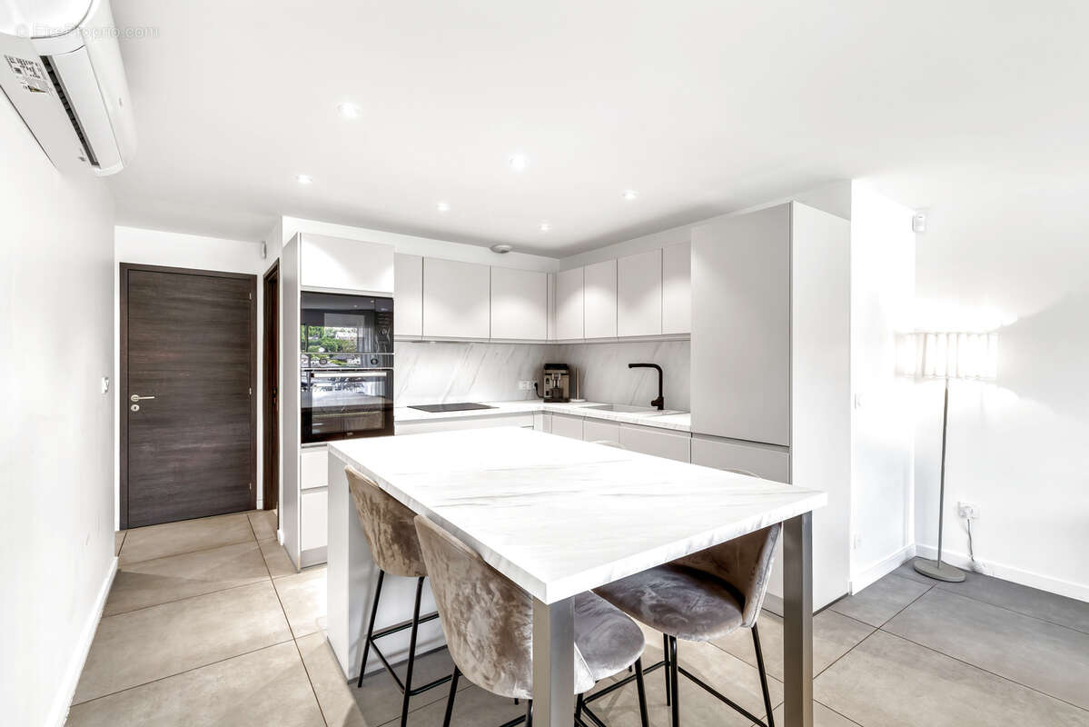 Appartement à SAINT-JEOIRE-PRIEURE