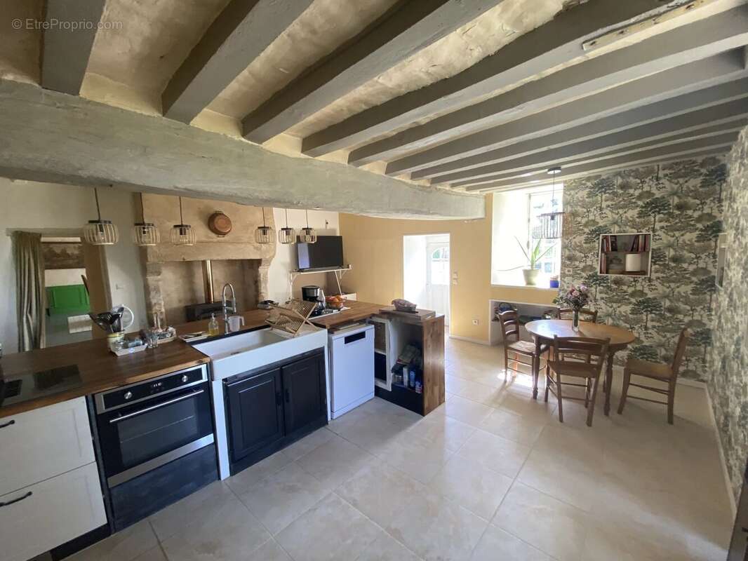 Maison à SAINTE-SUZANNE