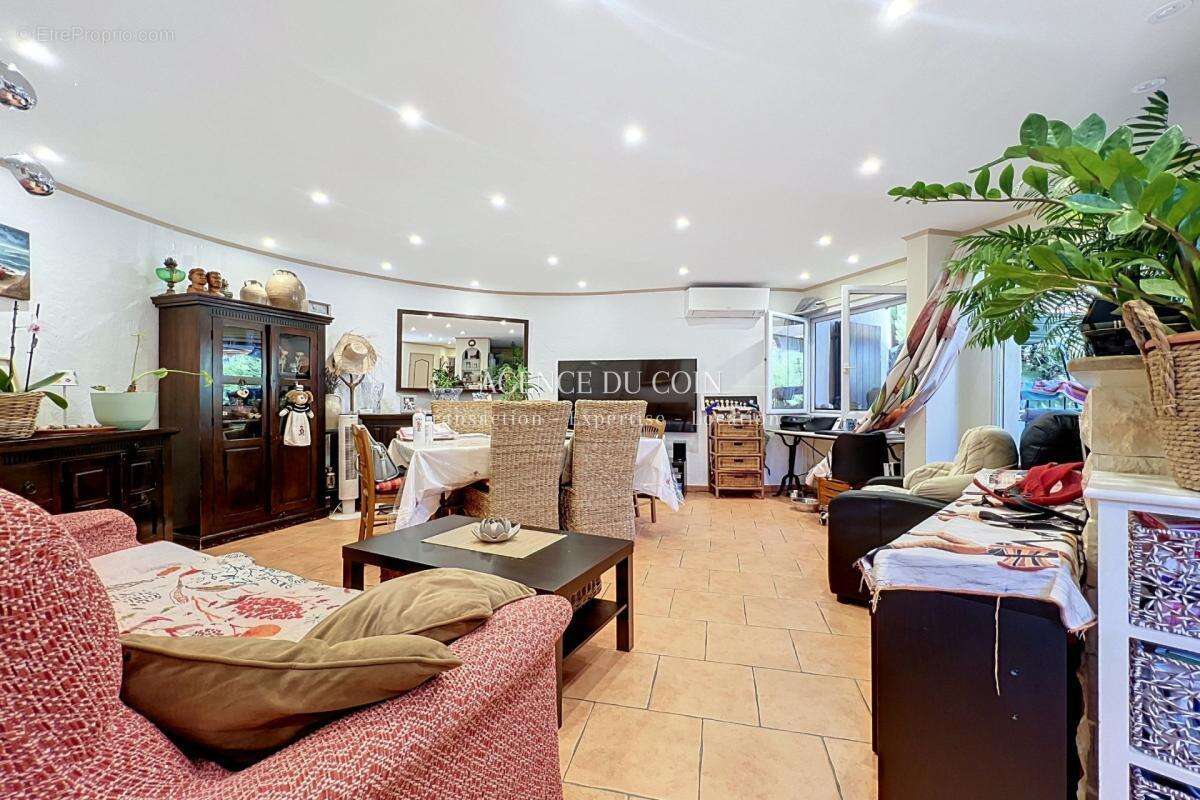 EXCLUSIVITÉ – Une maison avec jardin à petit prix à Saint-Pa - photo 5