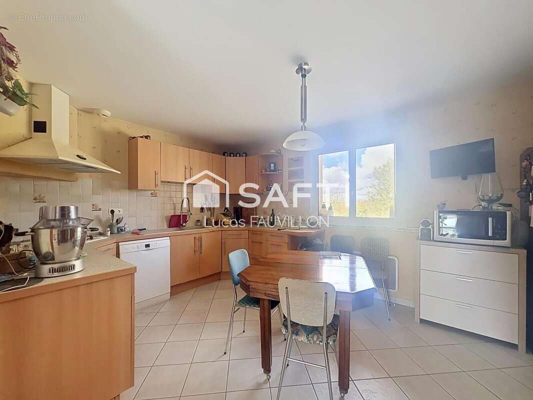Maison 200 m² à Montesquieu-Volvestre  - photo 5