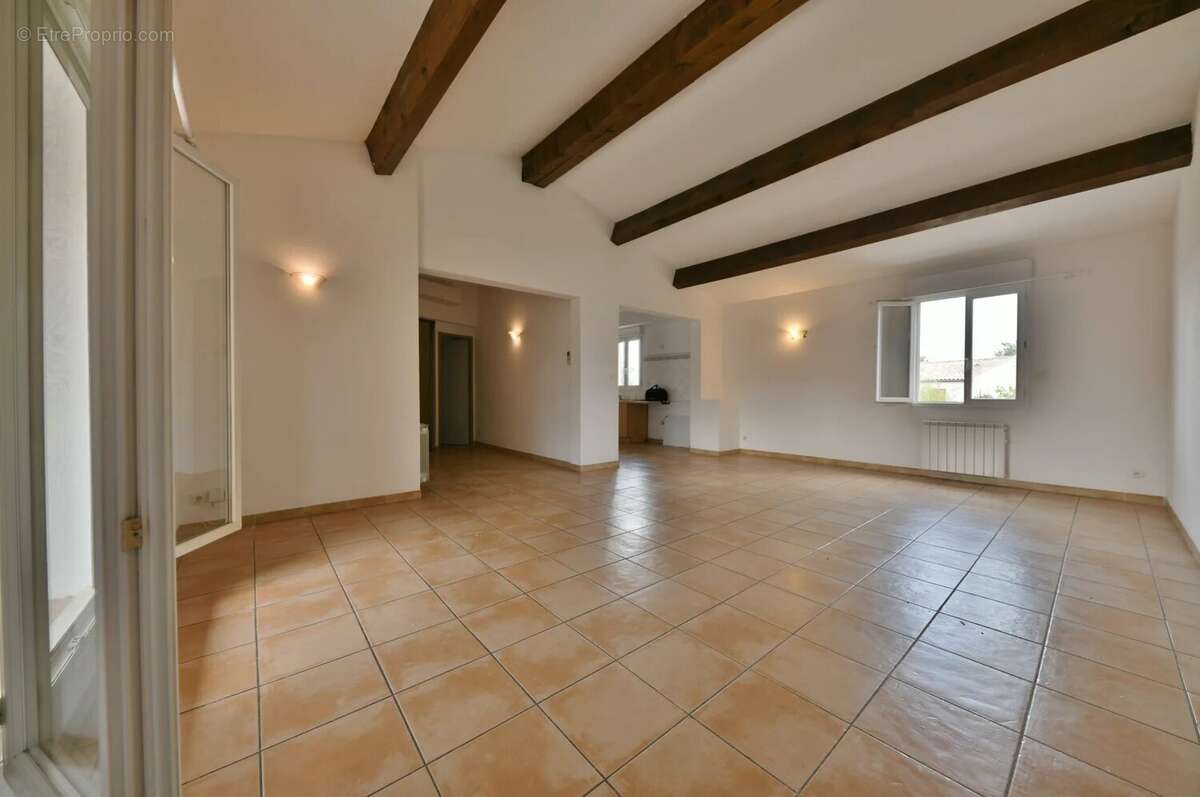 Appartement dans Uzès - photo 3