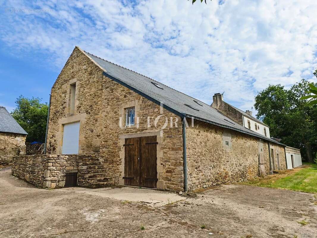 Maison à SURZUR