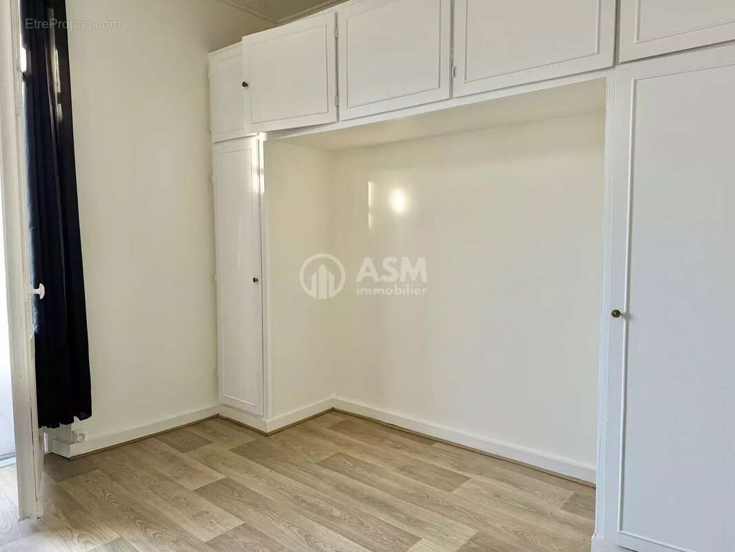 Appartement à LA GARENNE-COLOMBES