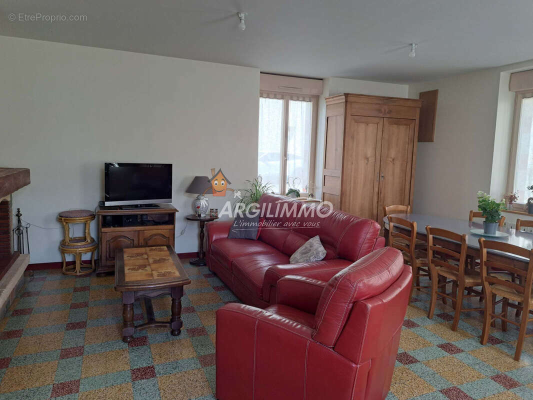 Maison à SAINT-CALAIS