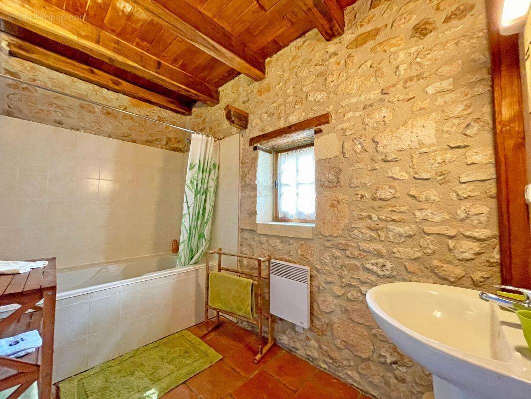 Maison à MAUZENS-ET-MIREMONT