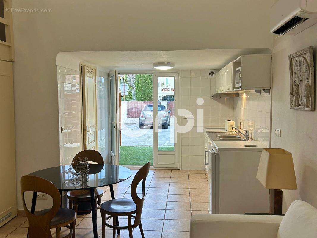 Appartement à MANDELIEU-LA-NAPOULE