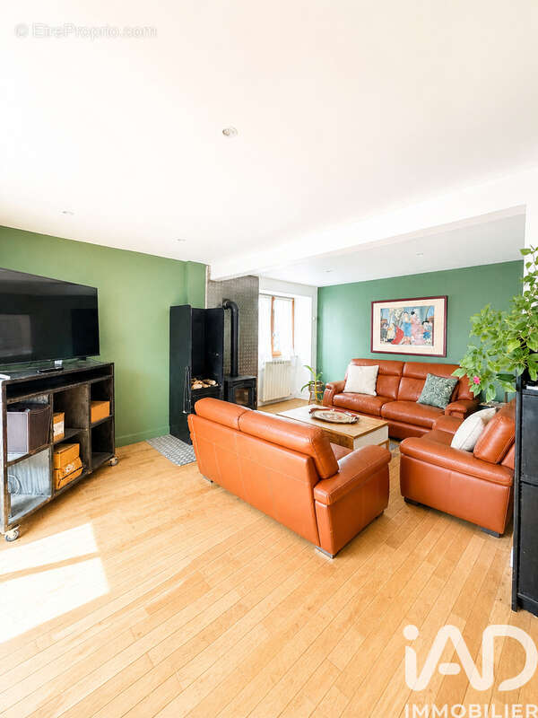 Maison 206 m² à Saint-Martin-Sous-Vigouroux  - photo 2