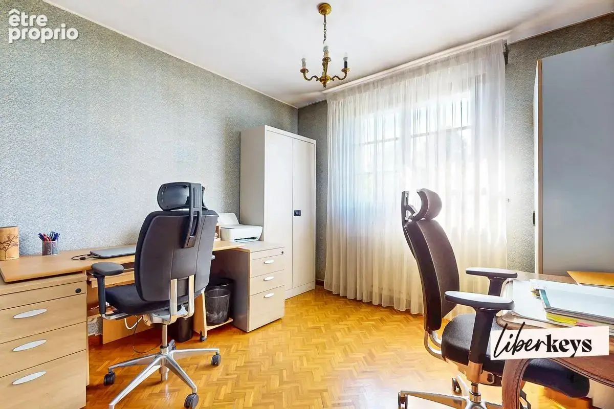Rare à Villepinte – 197 m² au sol, 7 chambres et 823 m² de jardin : une maison aux multiples possibilités sans travaux - photo 5