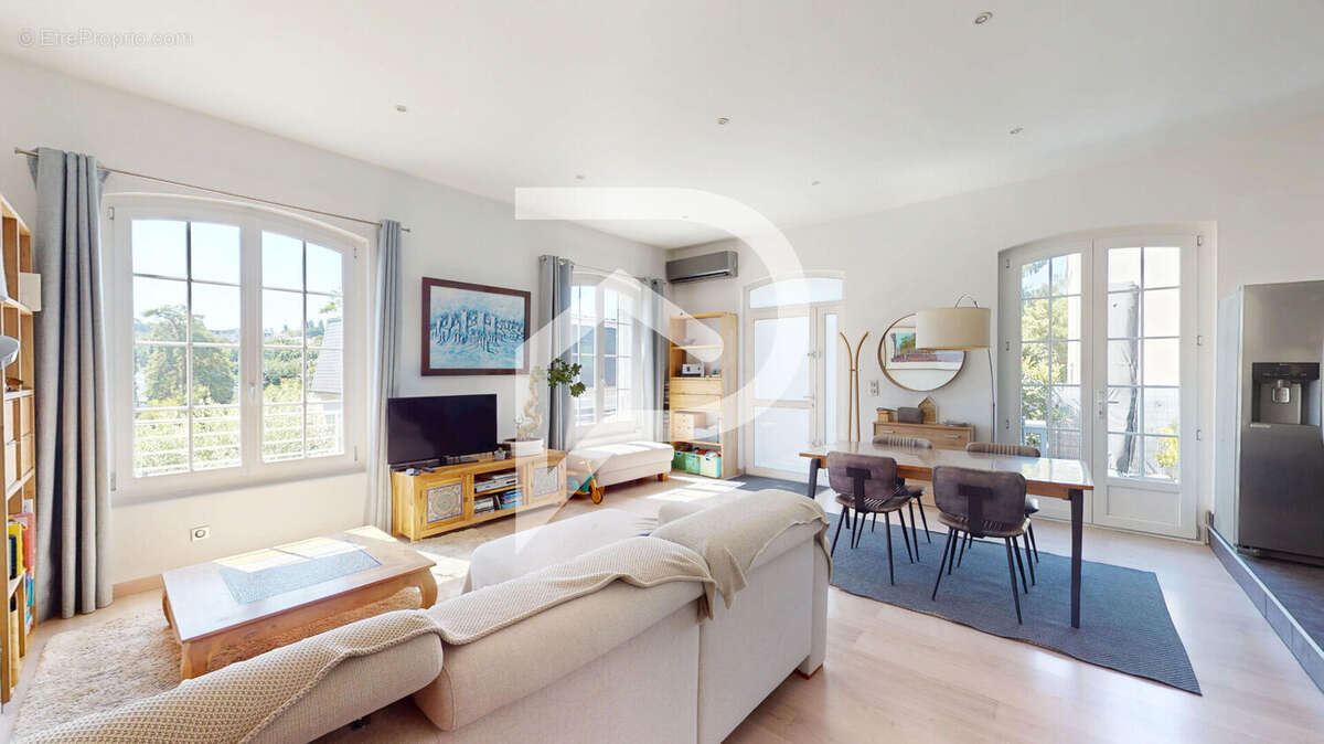 Appartement à MAREIL-MARLY