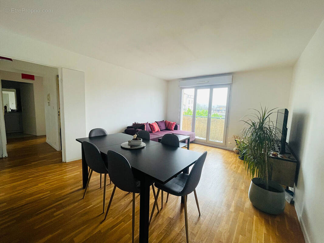 Appartement à SARTROUVILLE