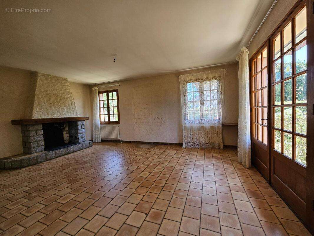 Maison à MAROLLES-LES-BRAULTS