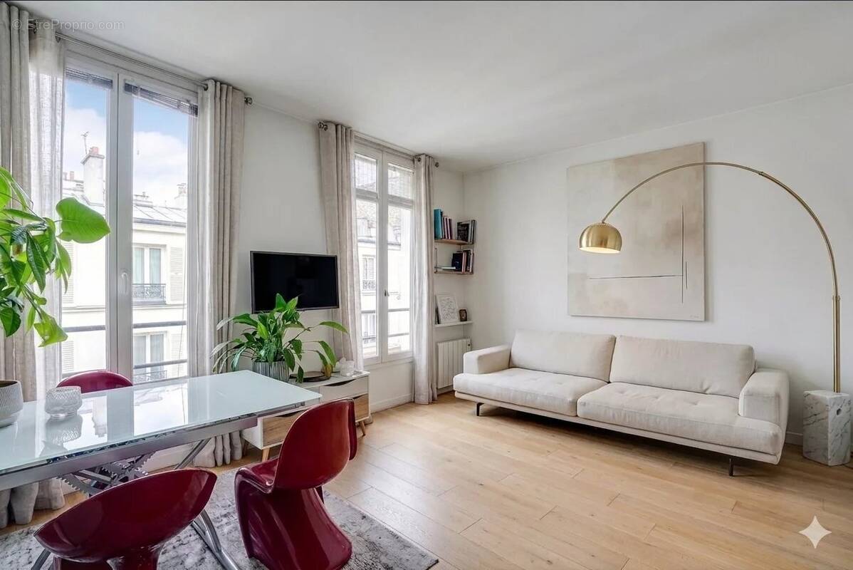 Appartement à PARIS-17E