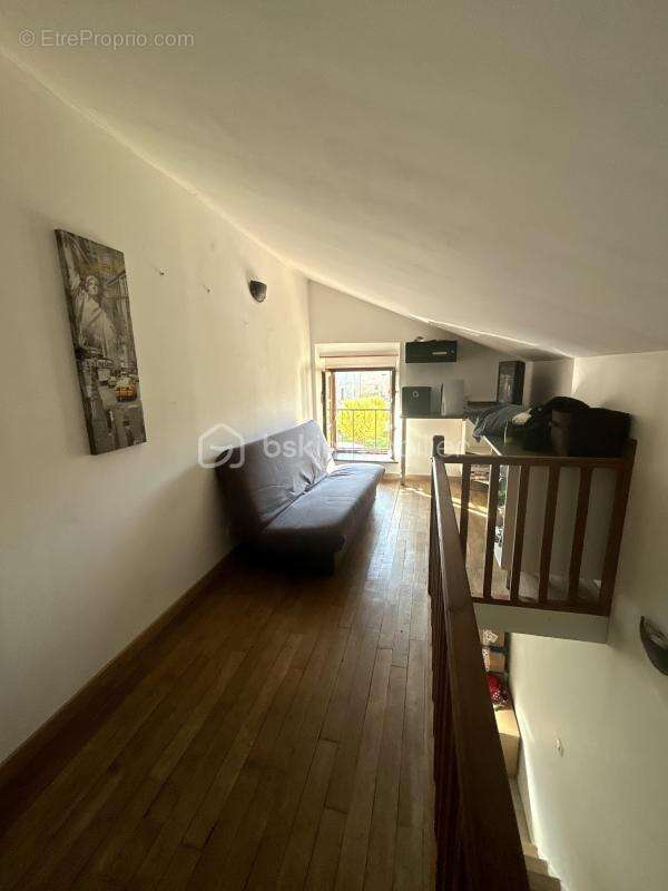 Maison à SAINT-CYR-LES-COLONS