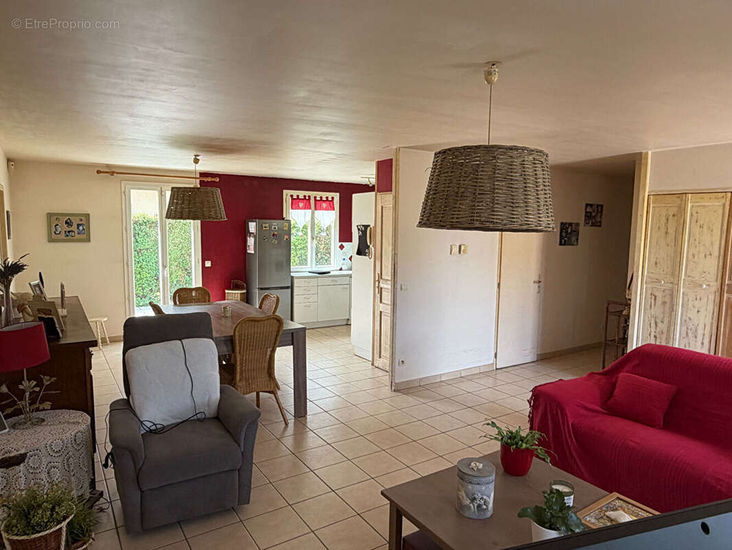 Maison Caudebec Les Elbeuf 4 pièce(s) 104 m2 DPE C - photo 2