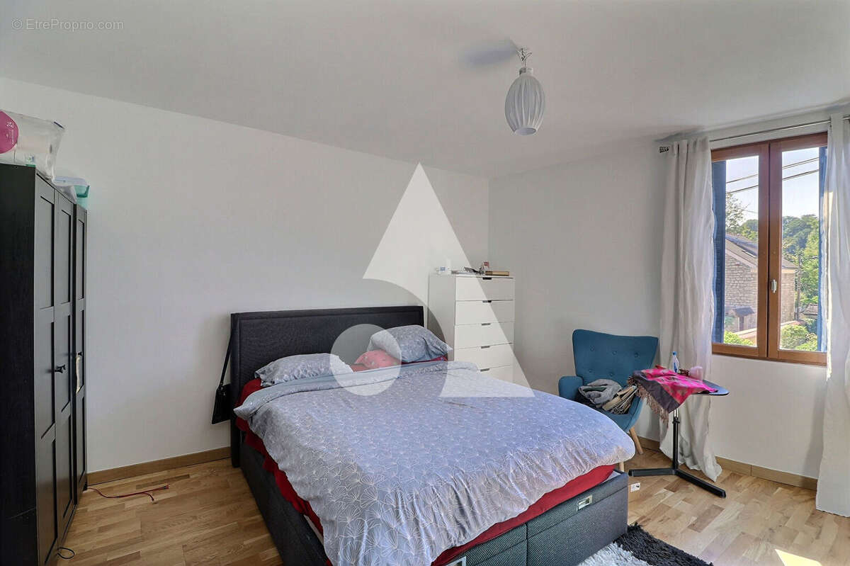 Pontoise - Maison 200m² Rénovée + Dépendance Indépendante (Revenu locatif possible 800/mois) - Opportunité Rare - photo 11