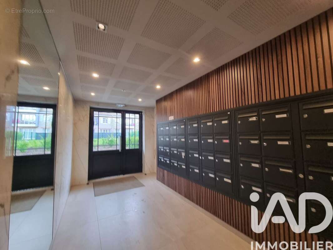 Photo 4 - Appartement à BUSSY-SAINT-GEORGES