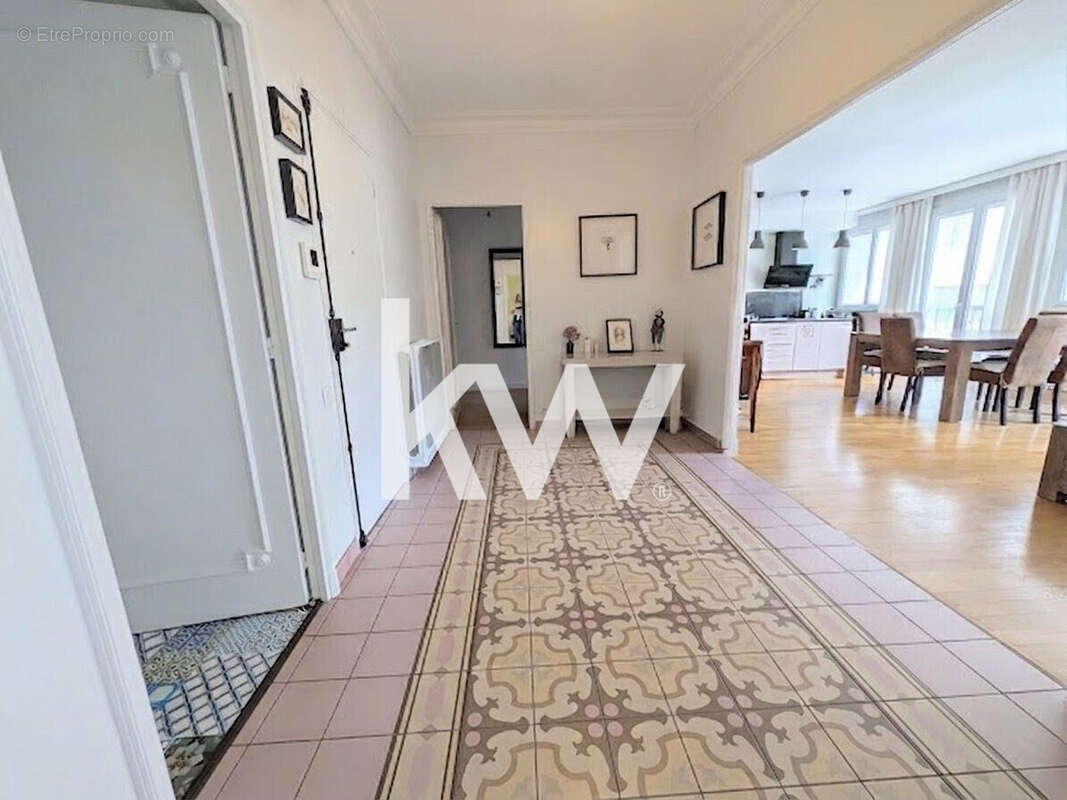 Appartement 186 m² à Saint-Etienne  - photo 5