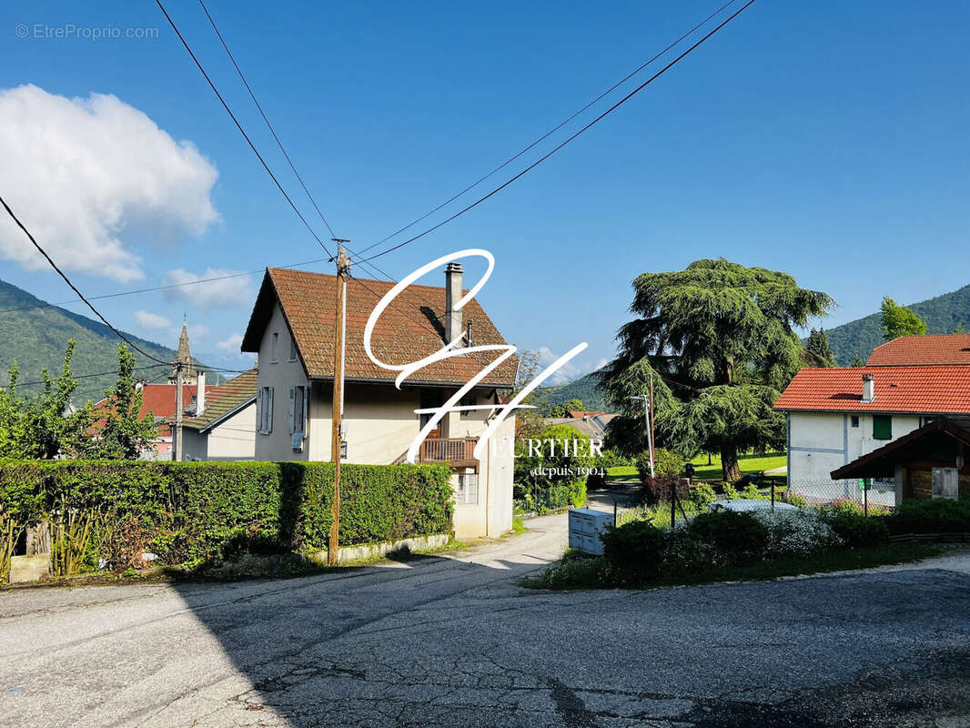 Terrain à SAINT-MARTIN-D&#039;URIAGE