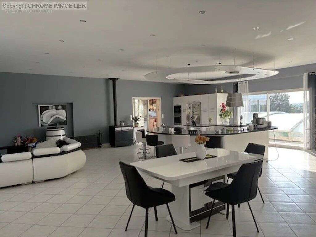 Maison à MAUVEZIN-SUR-GUPIE