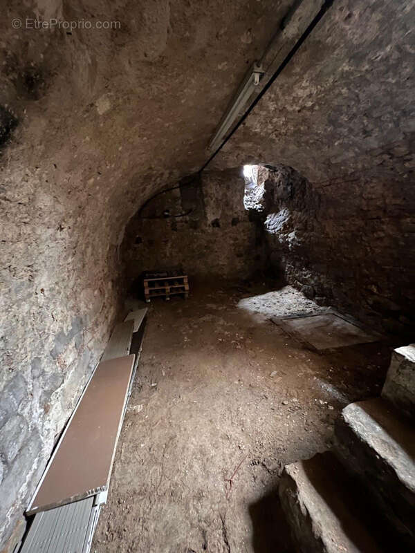 Commerce à FONTAINEBLEAU