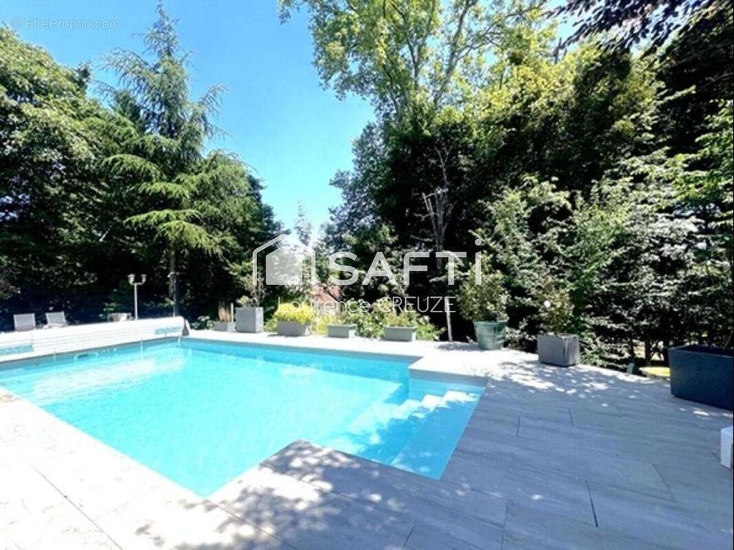 Maison 161 m² à Montferrand-Le-Chateau  - photo 8