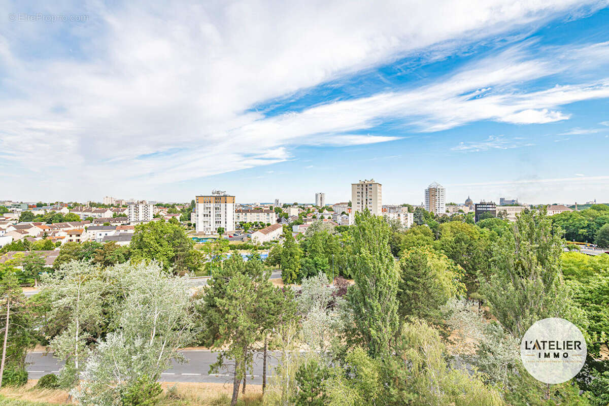REIMS - Appartement 60 m² - 2 chambres - 7e étage avec ascenseur ? Vue panoramique - photo 14