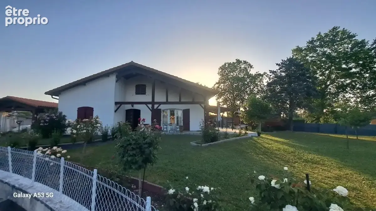 Maison à LE HOUGA
