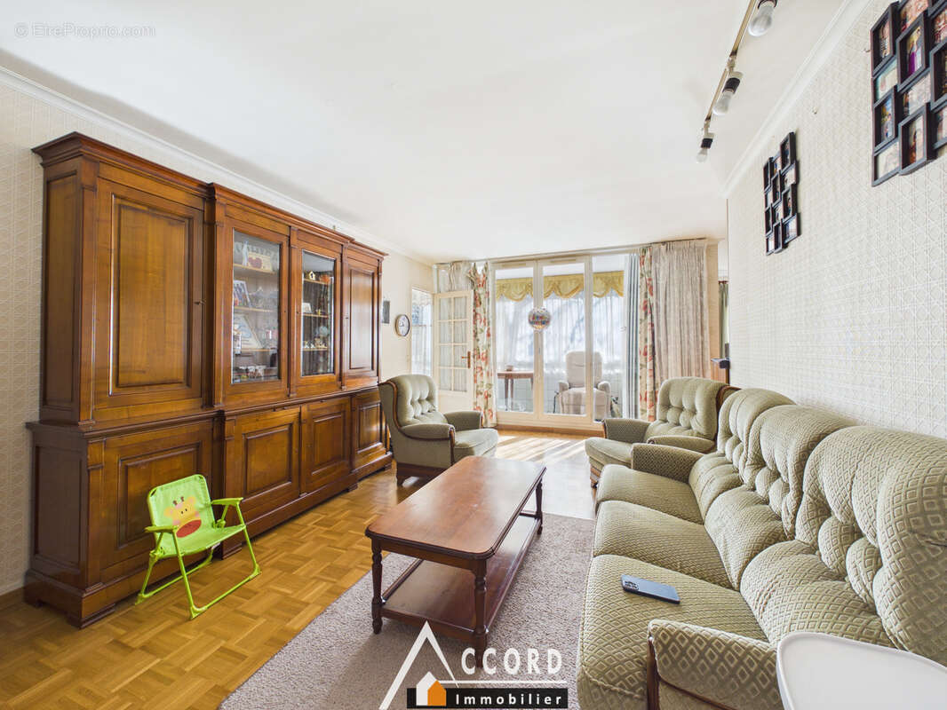 Appartement à SARTROUVILLE