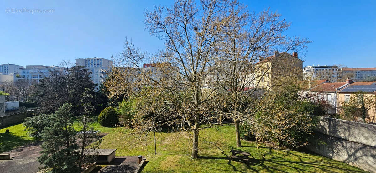 Appartement à LYON-8E