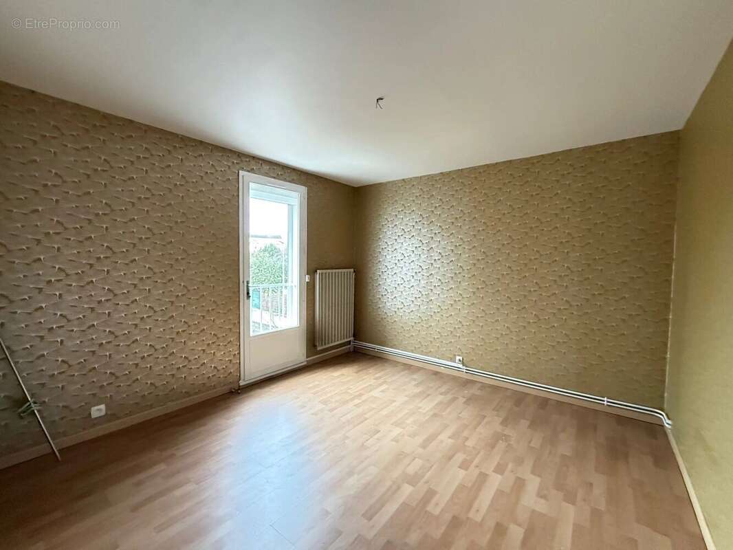 Maison à COMBS-LA-VILLE