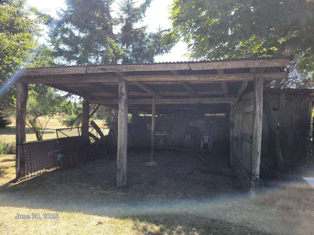 Un corps de ferme avec dépendances - 7kms de Villefranche de Rouergue - photo 3