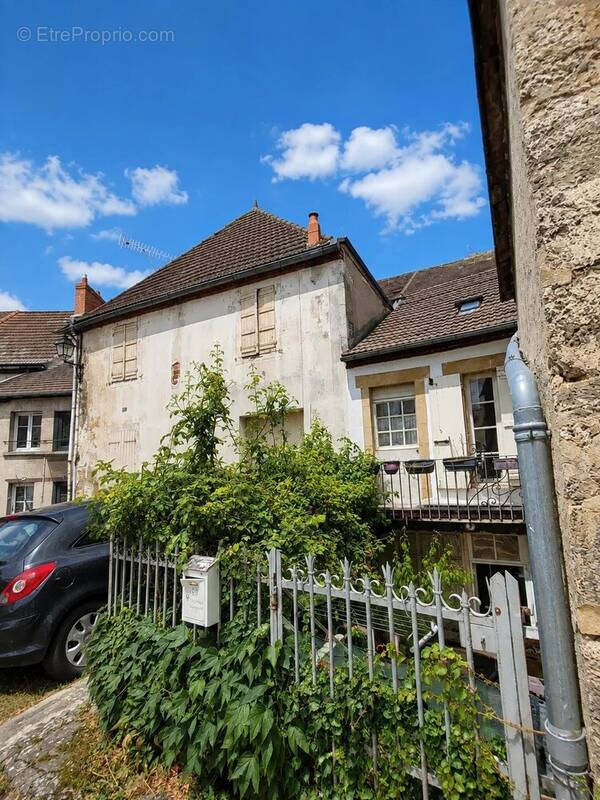 Appartement 5 pièces 119 m² · à Saint-Pourcain-sur-Sioule · 119,2 m² · 92 900 €