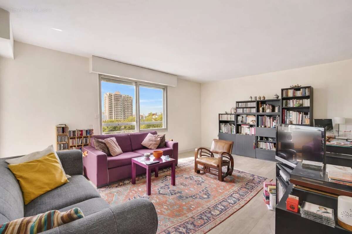 Appartement à COURBEVOIE