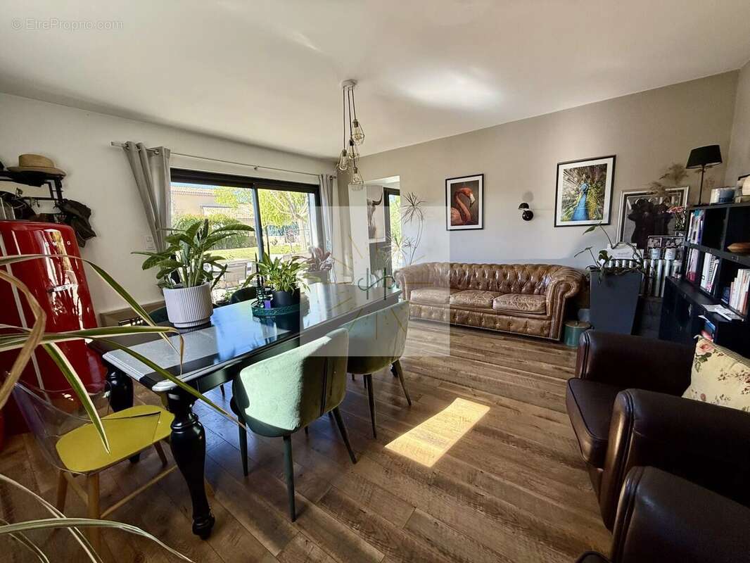 Maison à MONTELIMAR