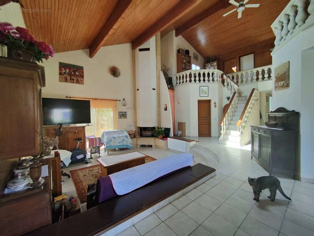 CASTRES GIRONDE, Maison de 154 m² sur 900 m² de terrain - photo 7