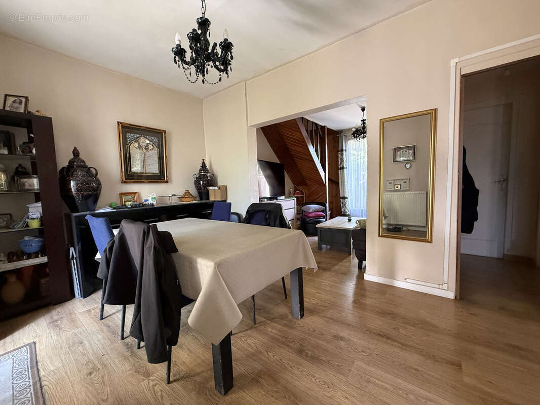 Maison à LE BLANC-MESNIL